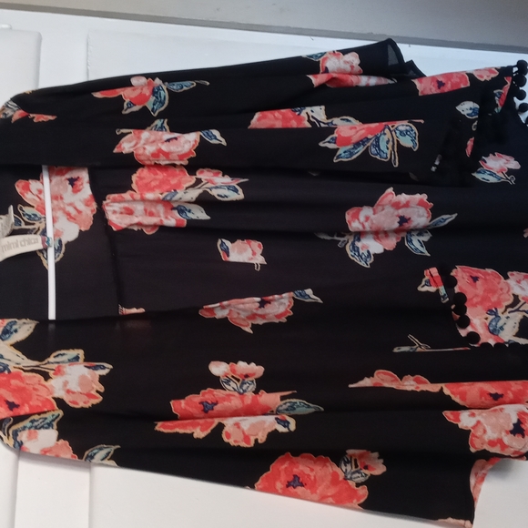 Casual lightweight cover up - Picture 4 of 8